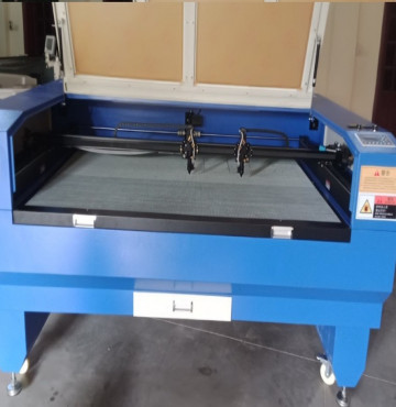 Cho thuê máy cắt vải laser 2 đầu